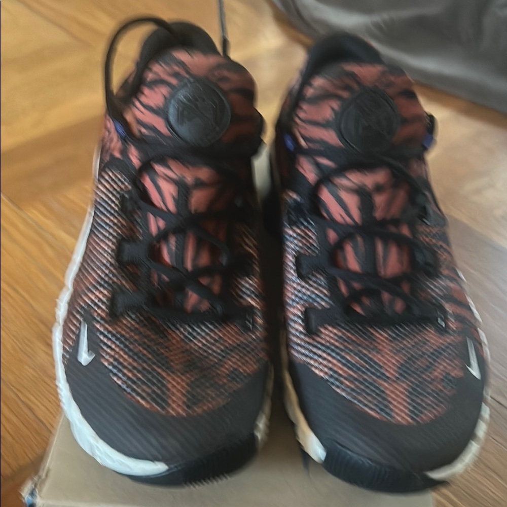 Nike Free Metcon 4. Camouflage black/orange. Size 9 1/2